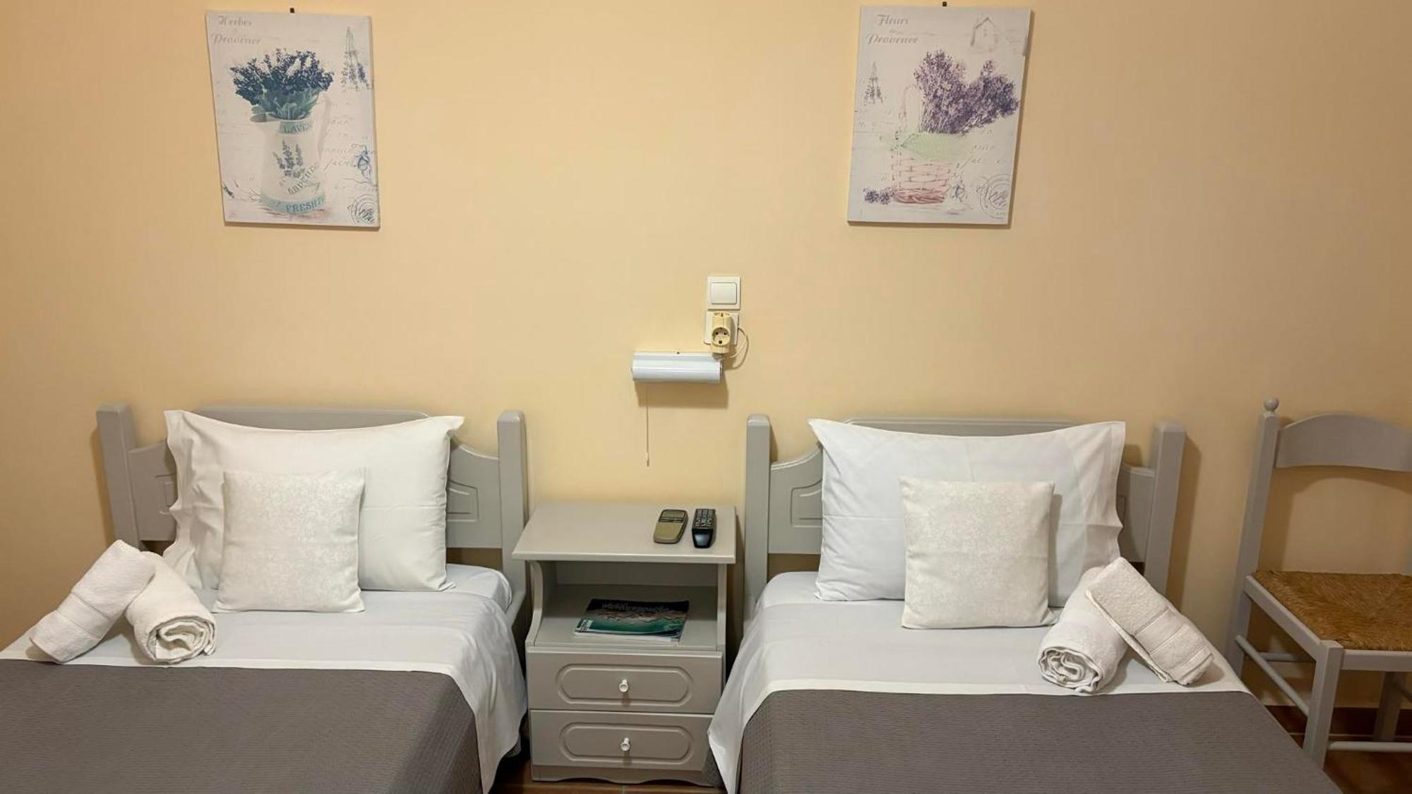 Romanza Rooms Poulithra Bagian luar foto