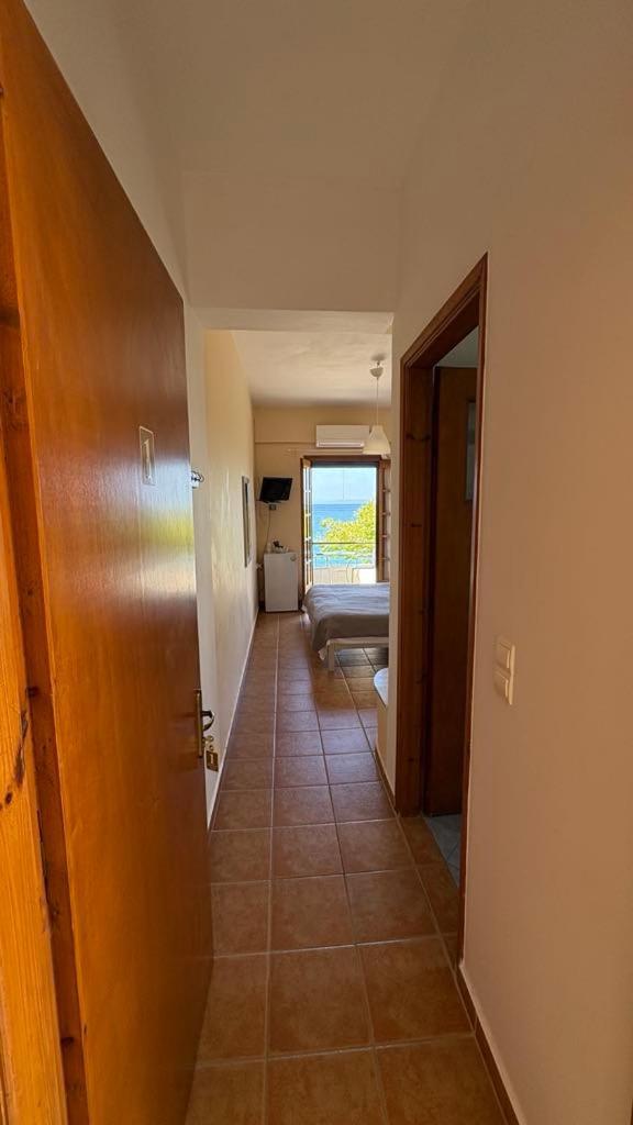 Romanza Rooms Poulithra Bagian luar foto